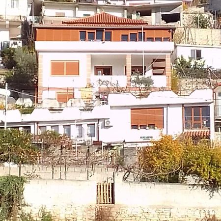 Elvi Aerd Apartment Μπεράτ Εξωτερικό φωτογραφία