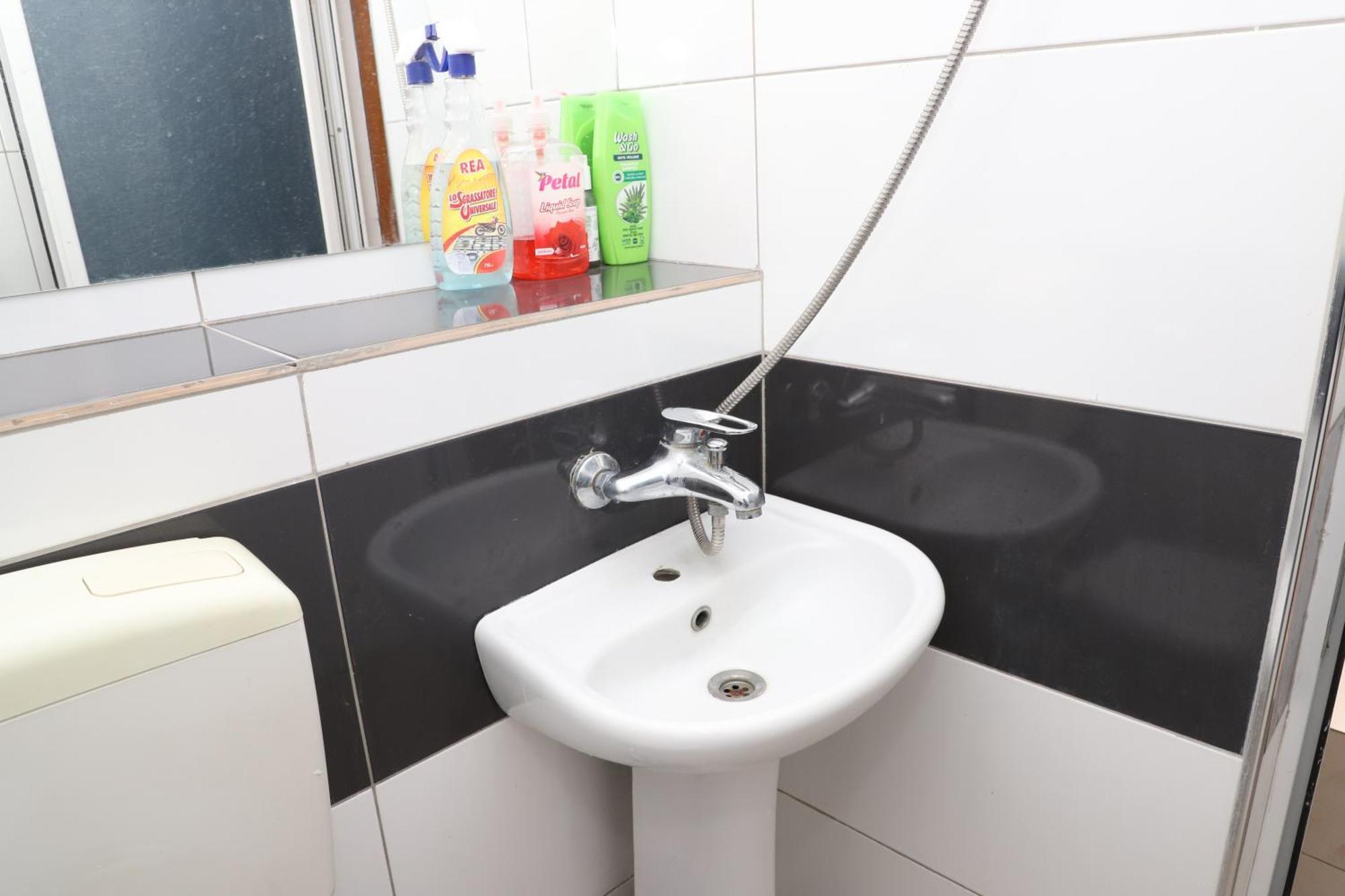 Elvi Aerd Apartment Μπεράτ Εξωτερικό φωτογραφία