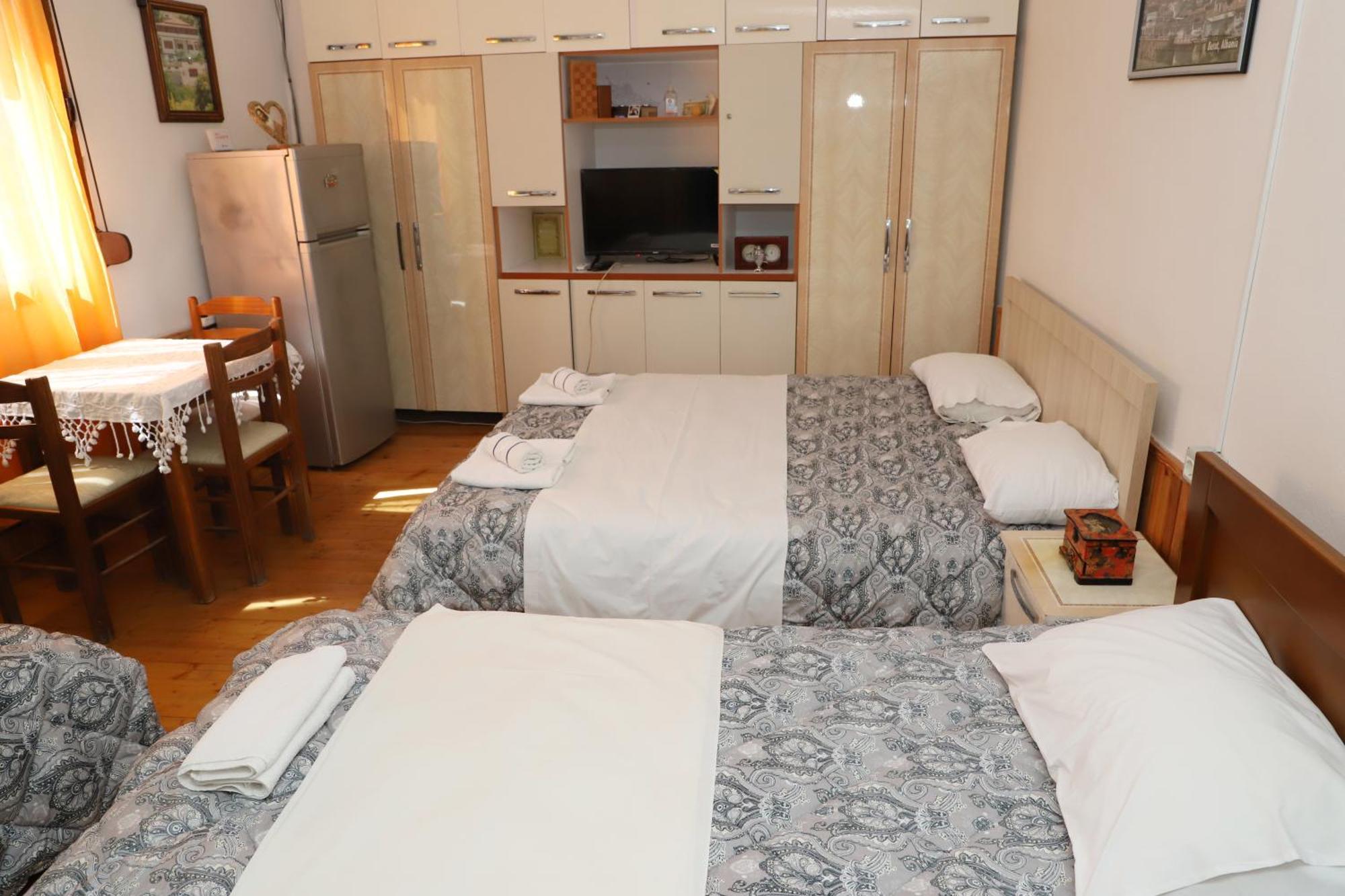 Elvi Aerd Apartment Μπεράτ Εξωτερικό φωτογραφία