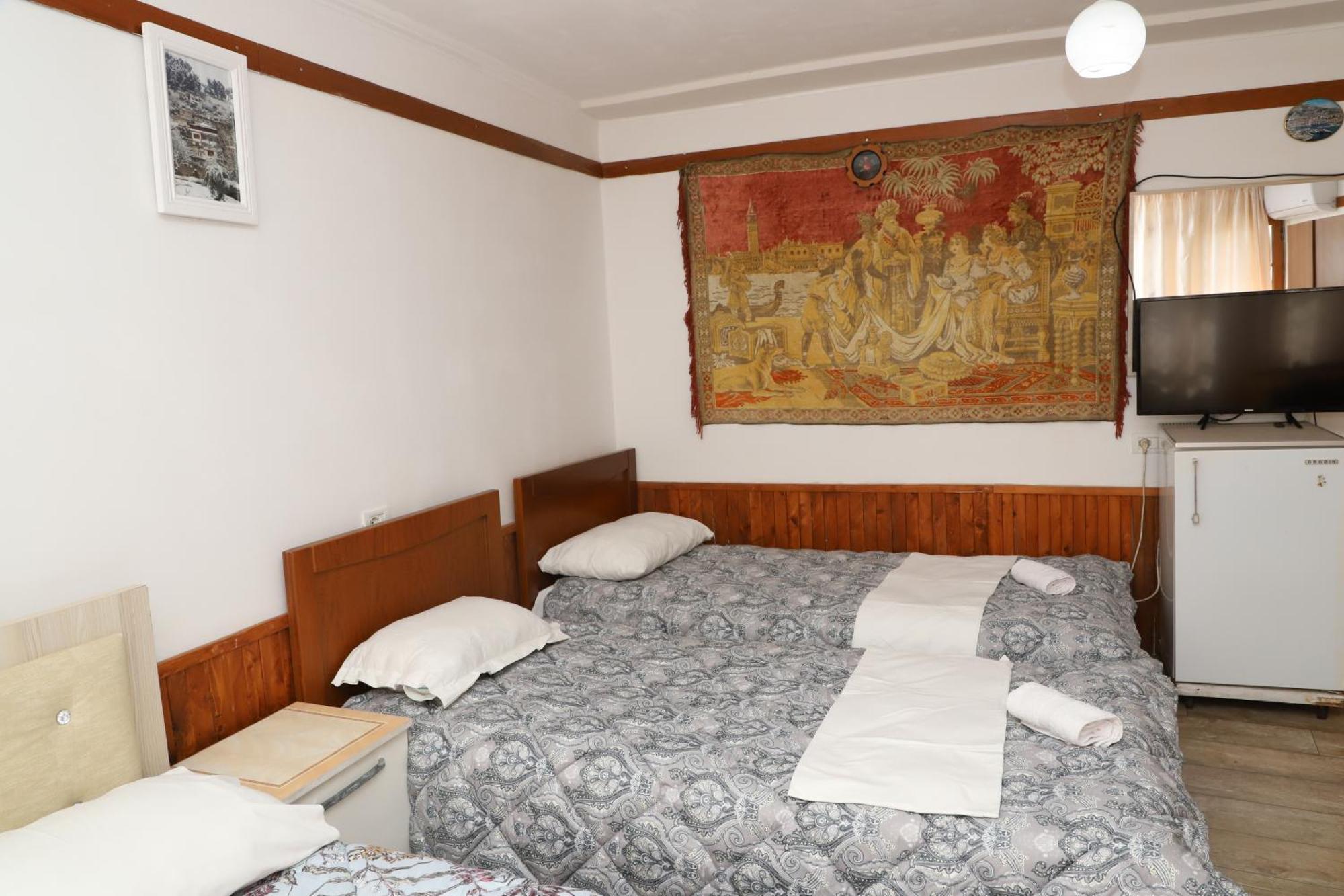 Elvi Aerd Apartment Μπεράτ Εξωτερικό φωτογραφία
